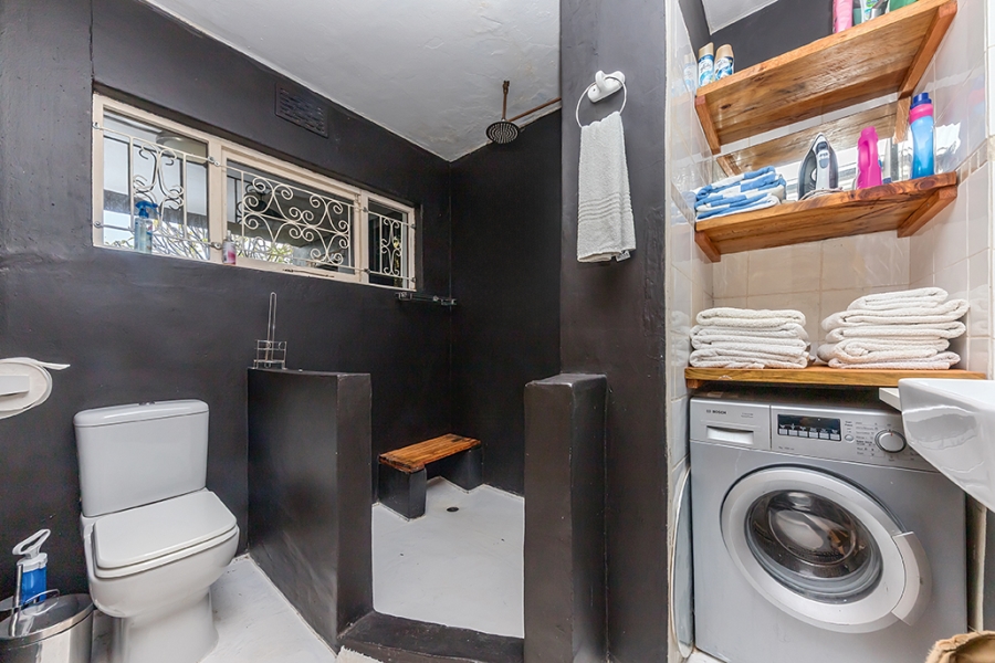 To Let 1 Bedroom Property for Rent in Green Point Western Cape